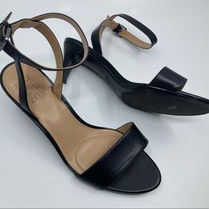 Leather Naturalizer Black Strappy Short Heel. Size 8W